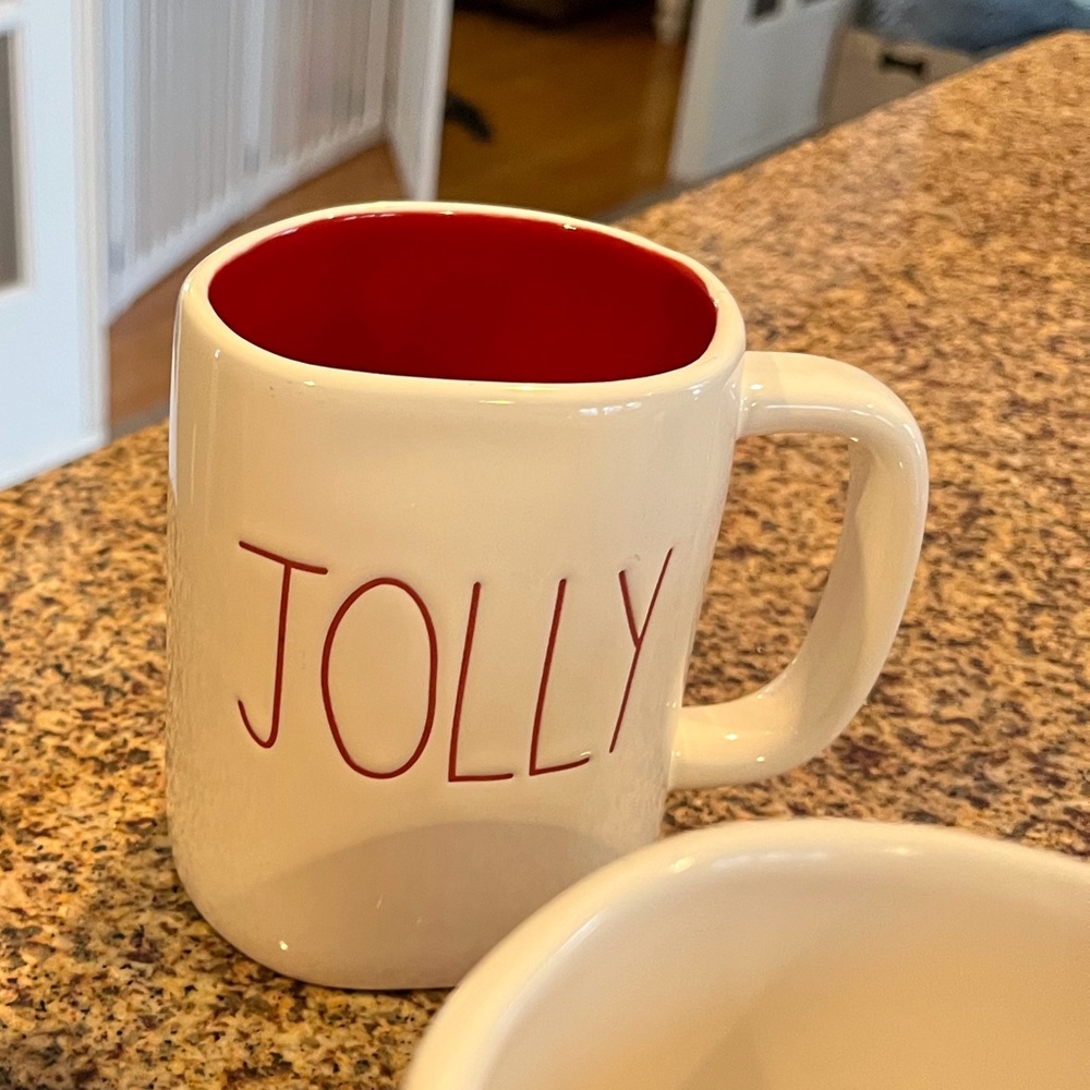 Rae Dunn Christmas mug “Jolly” 🎄